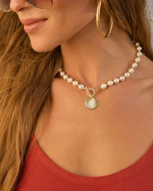 Shelly Sea Shell Pendant Pearl Necklace